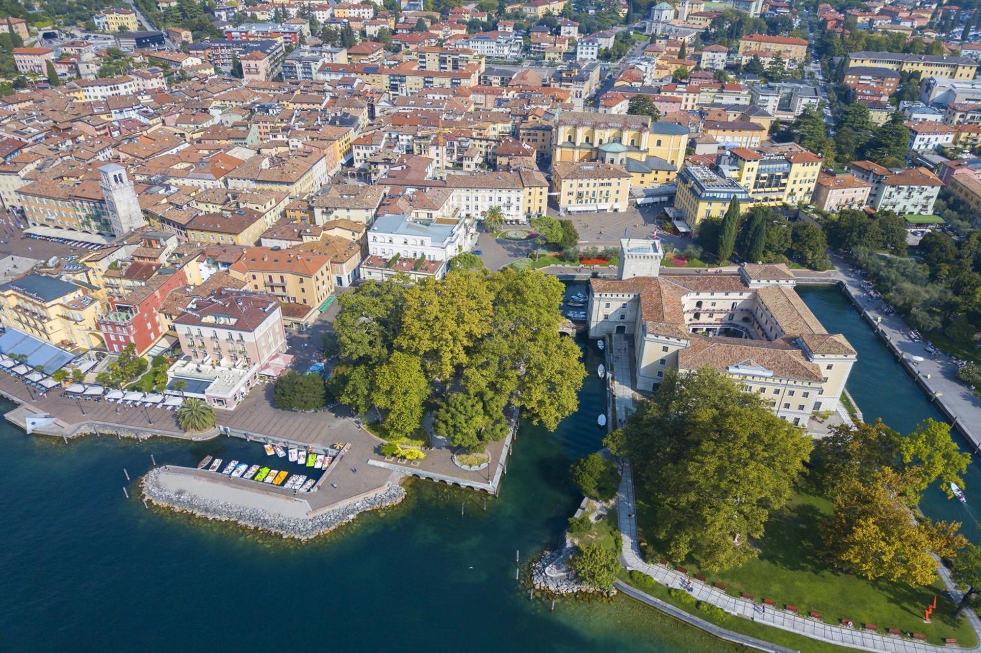 Casa Azzurra 150Mt From Lake - Happy Rentals Рива-дель-Гарда Екстер'єр фото